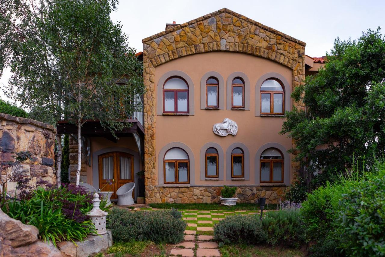 Wild Horses Lodge Harrismith Buitenkant foto